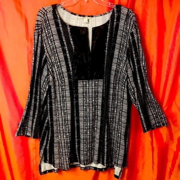 CATO Women’s Tunic Plus Size Top 18/20W Black White Split Neckline 3/4 Sleeve - Picture 1 of 12